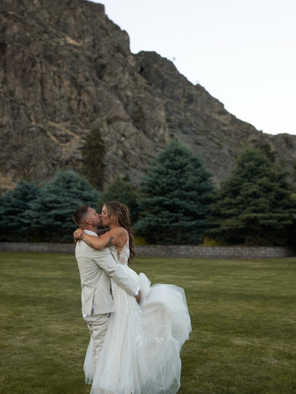 Allure Bridals Romantic Outdoor Wedding Print - White & Green